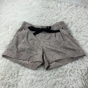Lululemon Spring Break Away Short *4-way Stretch Dottie Dash Grain Black